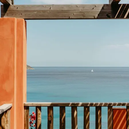 Candia Park Village 4*