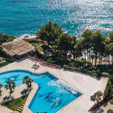 Candia Park Village Hotel