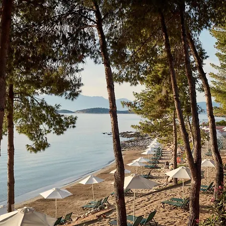 Candia Park Village Hotel 4*