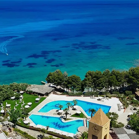 Candia Park Village Hotell 4*