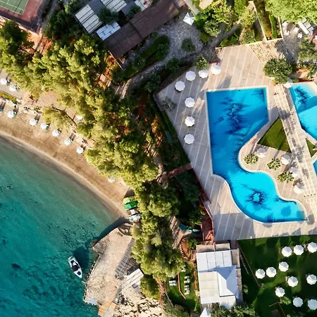 Candia Park Village ホテル 4*