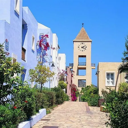 ホテル Candia Park Village 4*